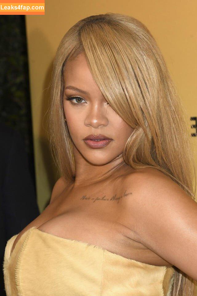 Rihanna / badgalriri leaked photo photo #1695