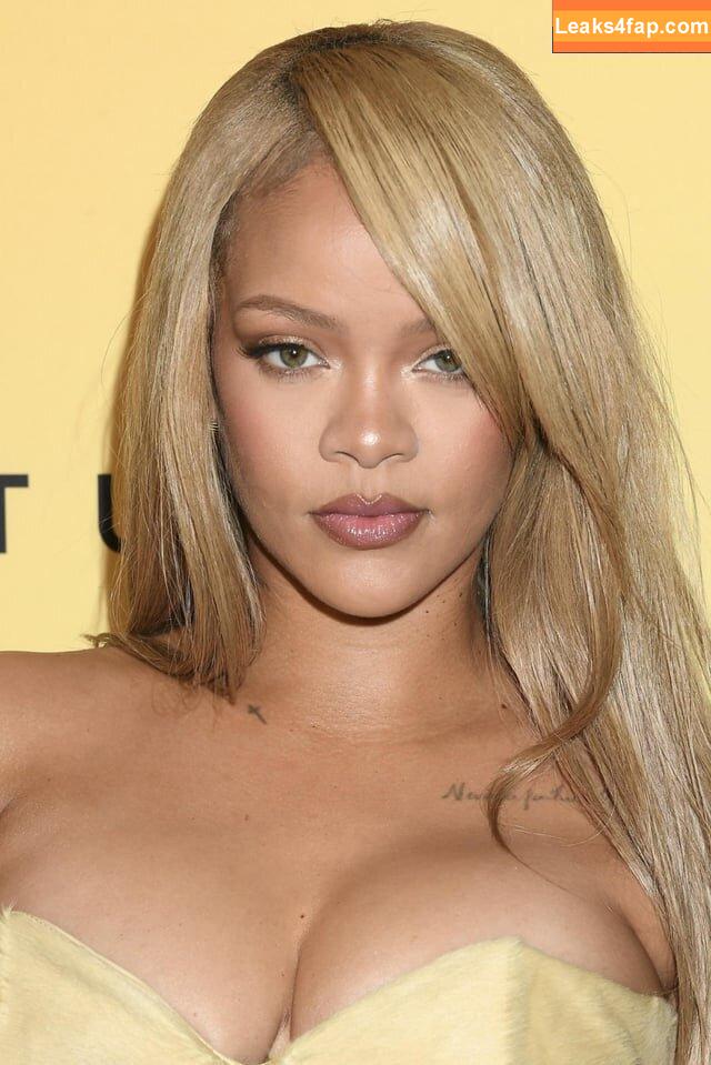 Rihanna / badgalriri leaked photo photo #1696
