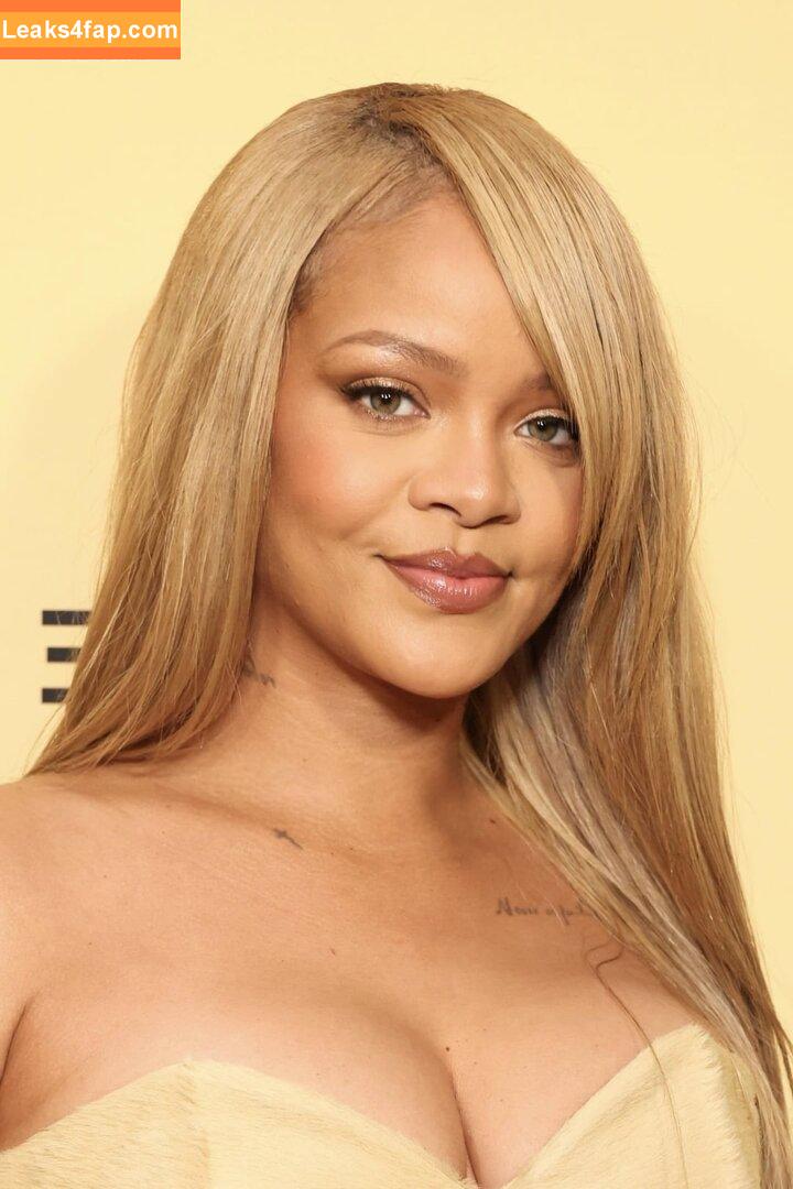 Rihanna / badgalriri leaked photo photo #1697