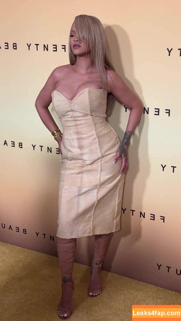 Rihanna / badgalriri leaked photo photo #1700