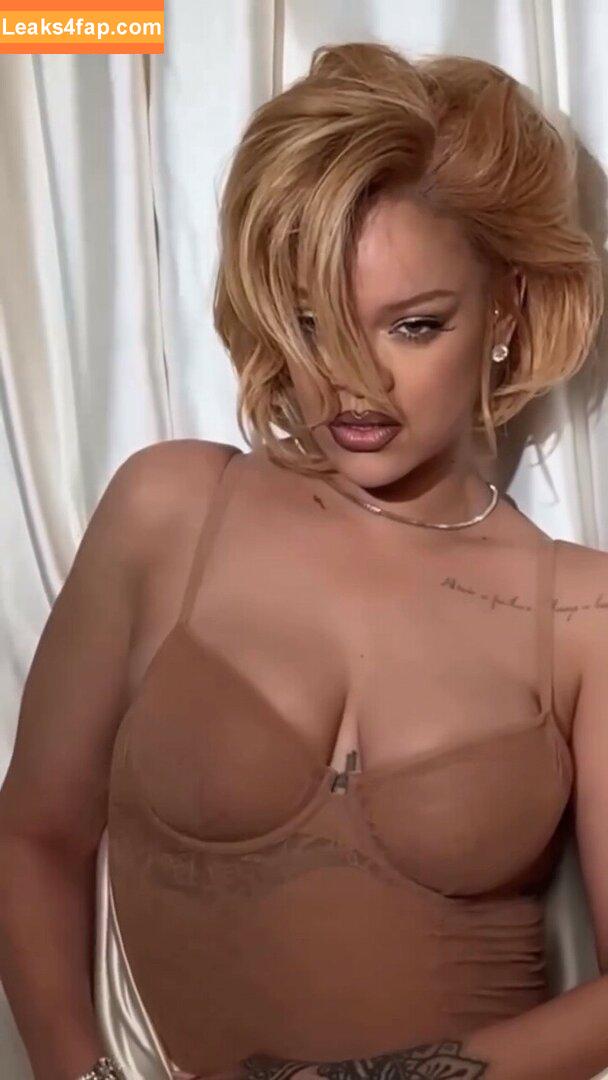 Rihanna / badgalriri leaked photo photo #1706