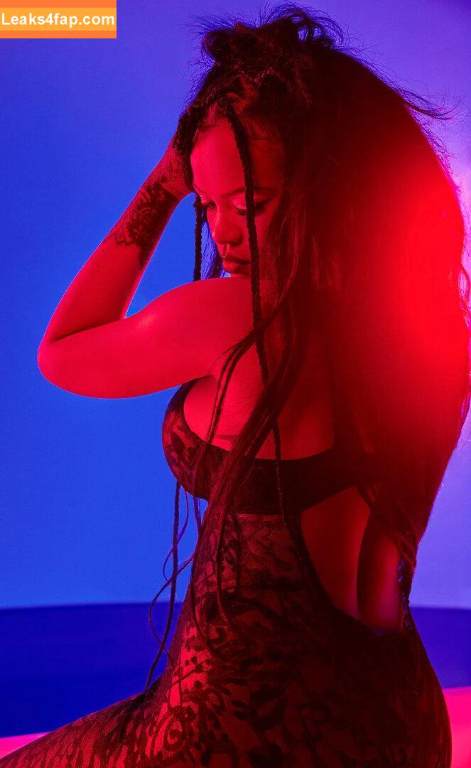 Rihanna / badgalriri leaked photo photo #1710