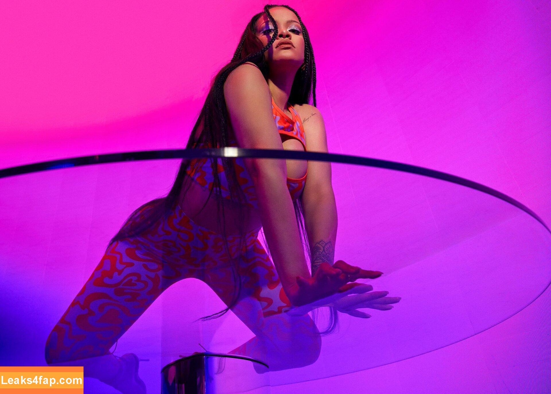 Rihanna / badgalriri leaked photo photo #1711