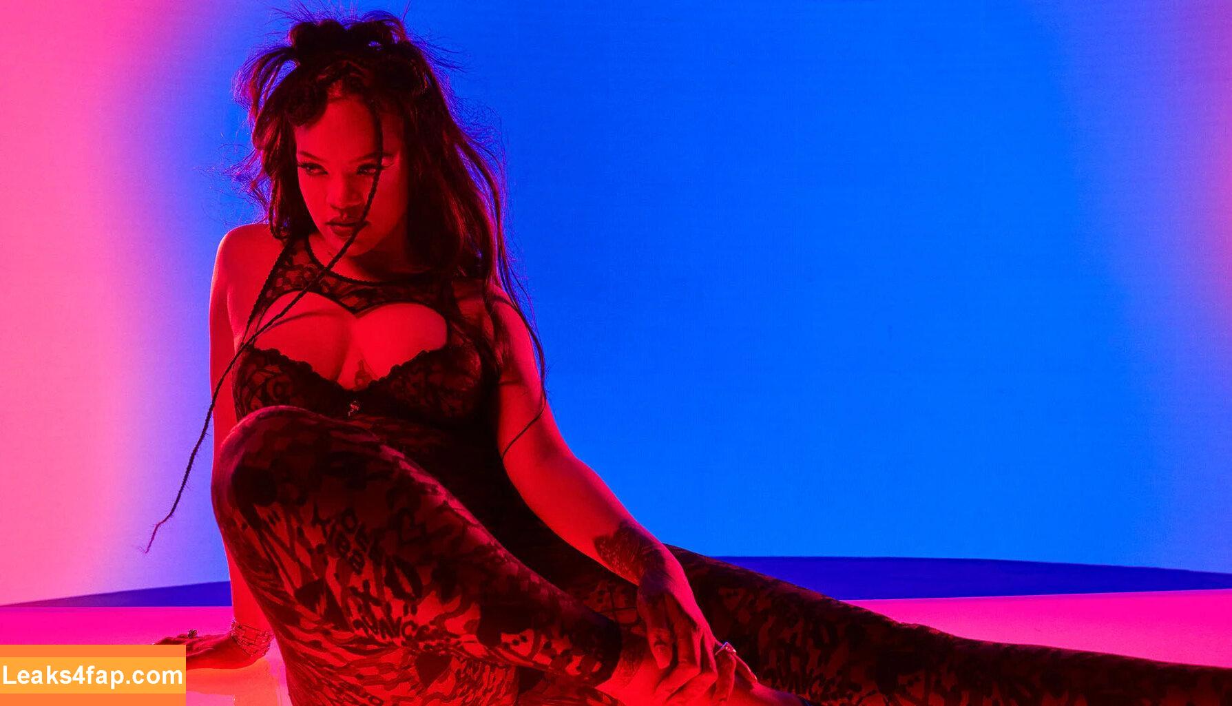 Rihanna / badgalriri leaked photo photo #1714