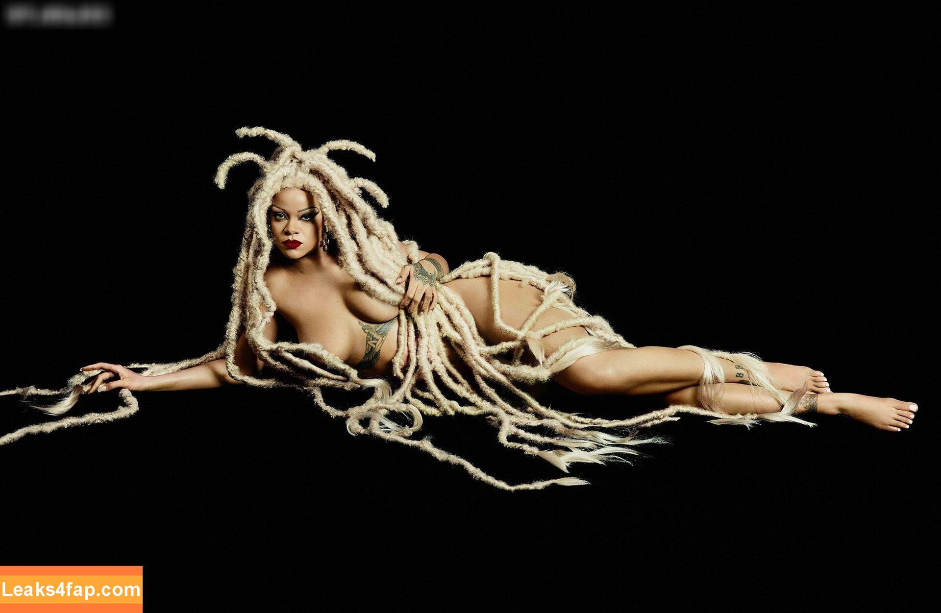 Rihanna / badgalriri leaked photo photo #1716