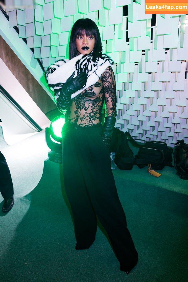 Rihanna / badgalriri leaked photo photo #1734