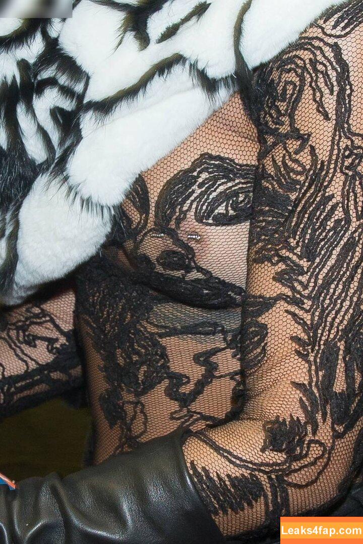 Rihanna / badgalriri leaked photo photo #1738