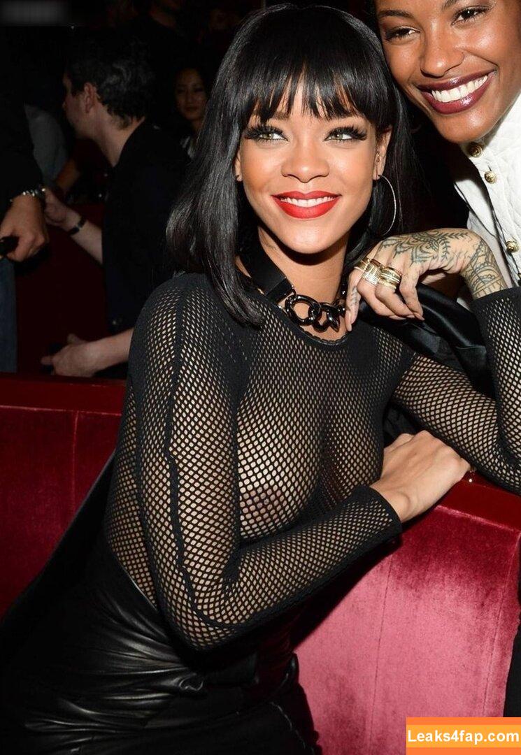 Rihanna / badgalriri leaked photo photo #1740