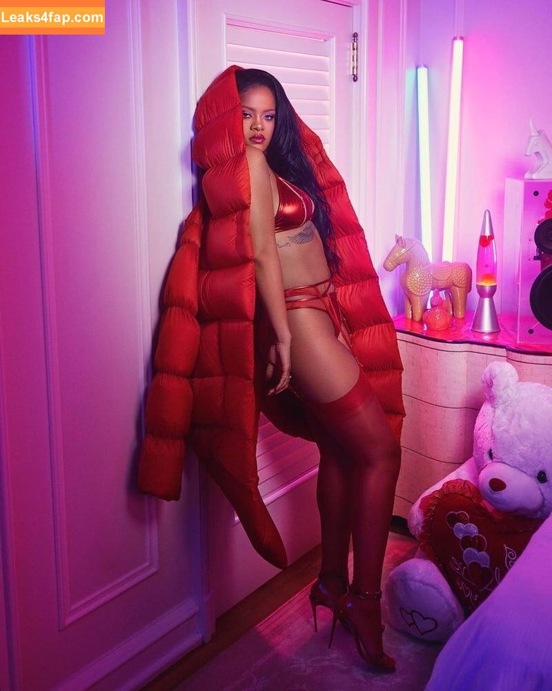 Rihanna / badgalriri leaked photo photo #1750