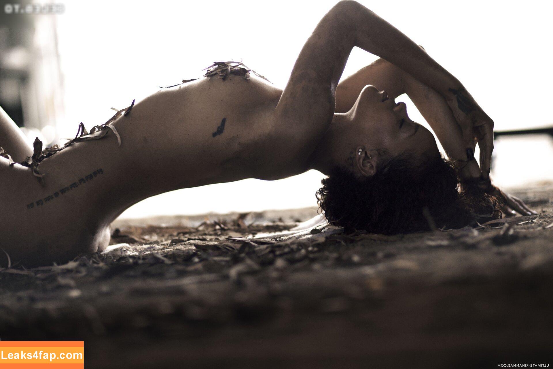 Rihanna / badgalriri leaked photo photo #1755