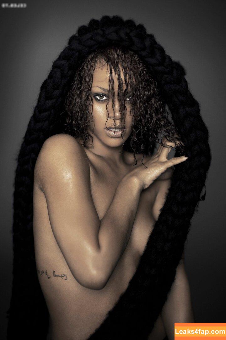 Rihanna / badgalriri leaked photo photo #1756