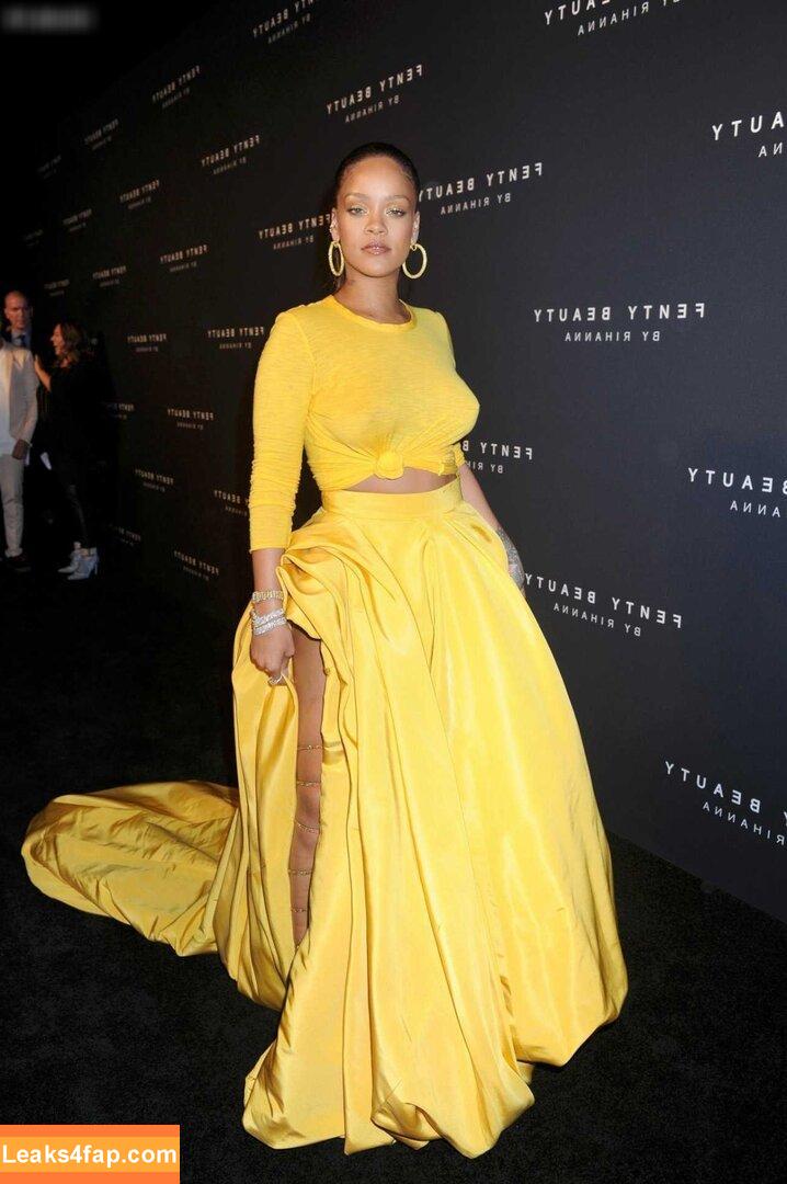 Rihanna / badgalriri leaked photo photo #1762