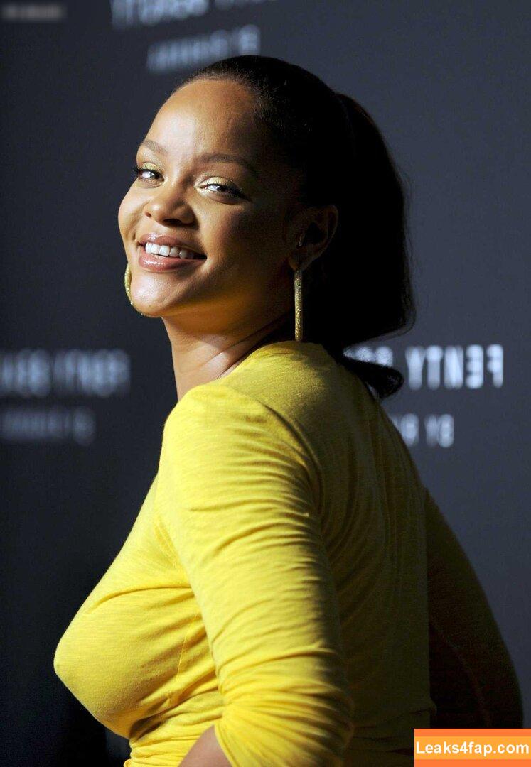 Rihanna / badgalriri leaked photo photo #1763