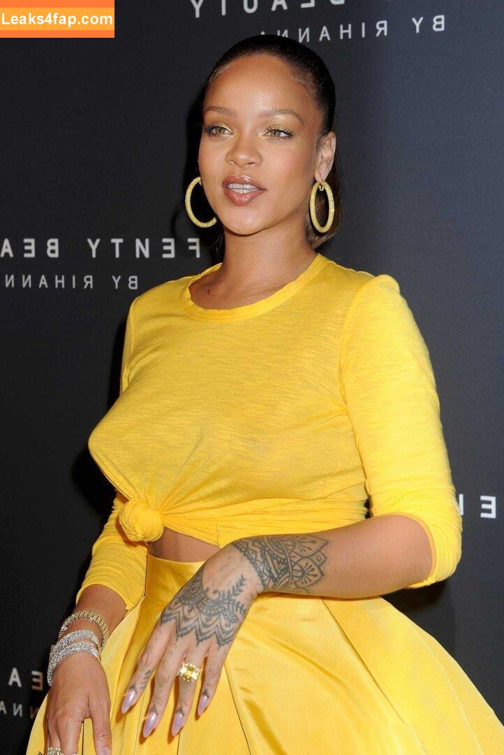 Rihanna / badgalriri leaked photo photo #1764