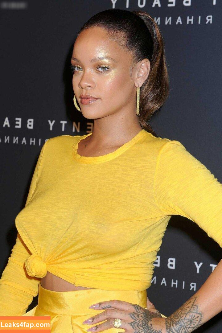 Rihanna / badgalriri leaked photo photo #1765