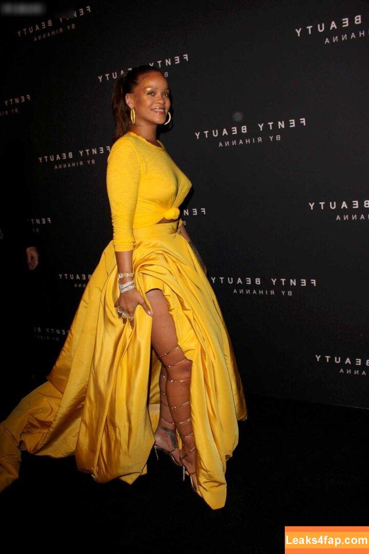 Rihanna / badgalriri leaked photo photo #1766