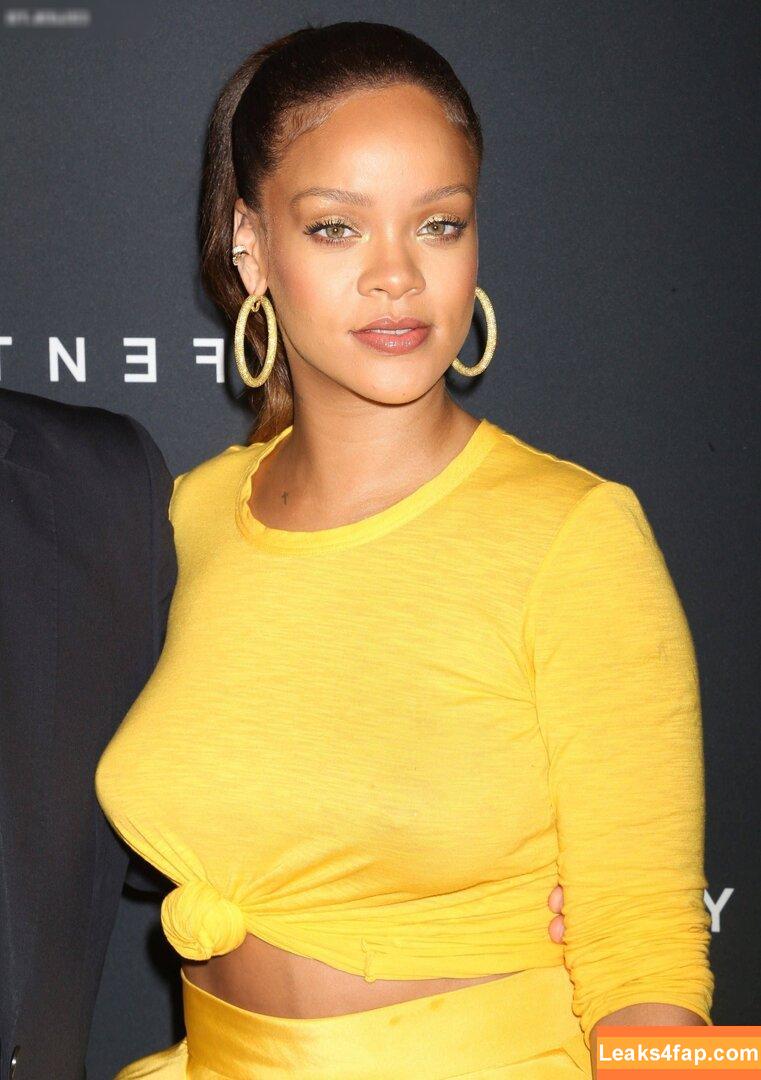 Rihanna / badgalriri leaked photo photo #1767