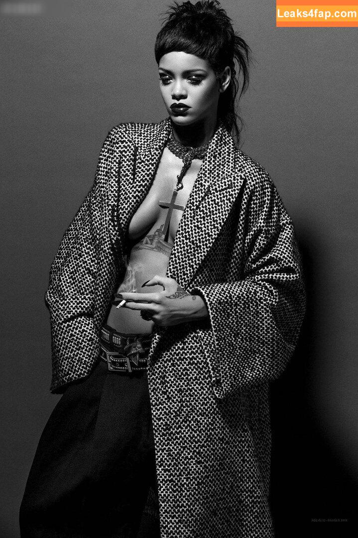 Rihanna / badgalriri leaked photo photo #1768