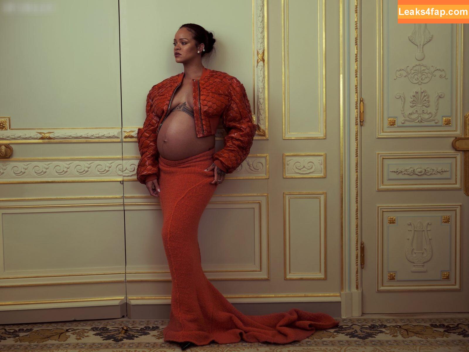 Rihanna / badgalriri leaked photo photo #1797