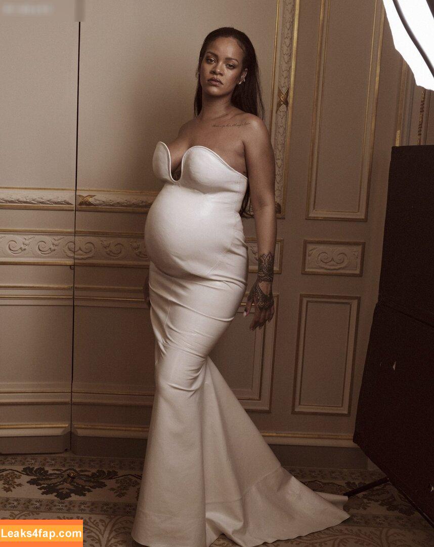 Rihanna / badgalriri leaked photo photo #1800