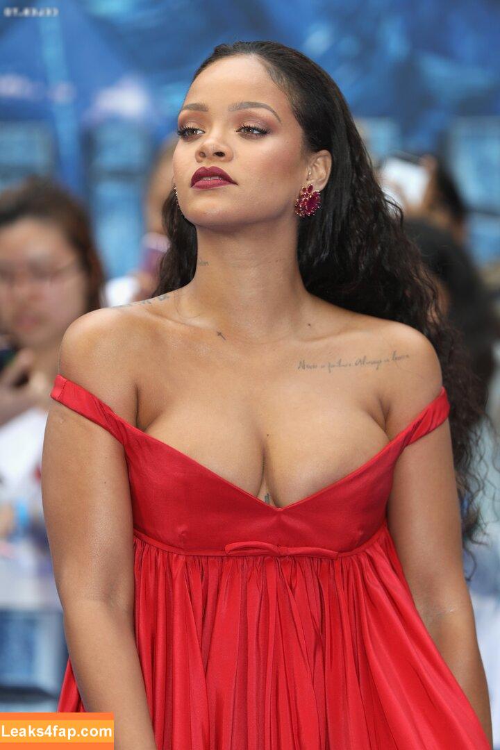Rihanna / badgalriri leaked photo photo #1811