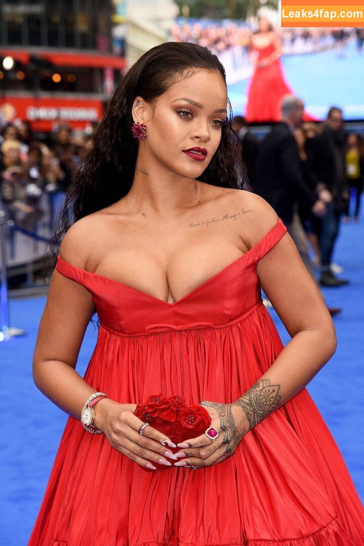 Rihanna / badgalriri leaked photo photo #1817