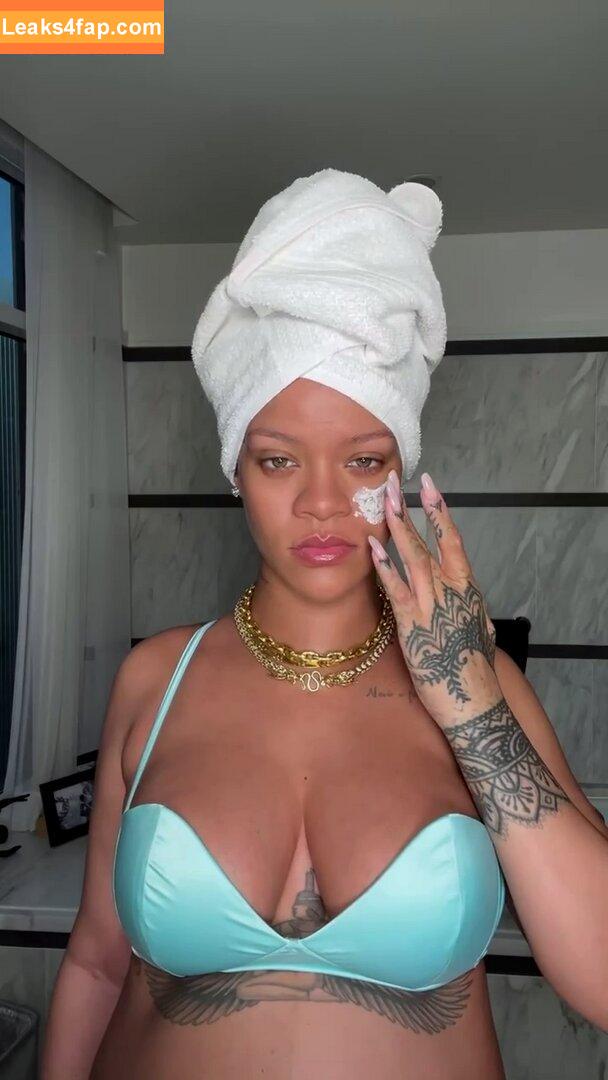 Rihanna / badgalriri leaked photo photo #1853