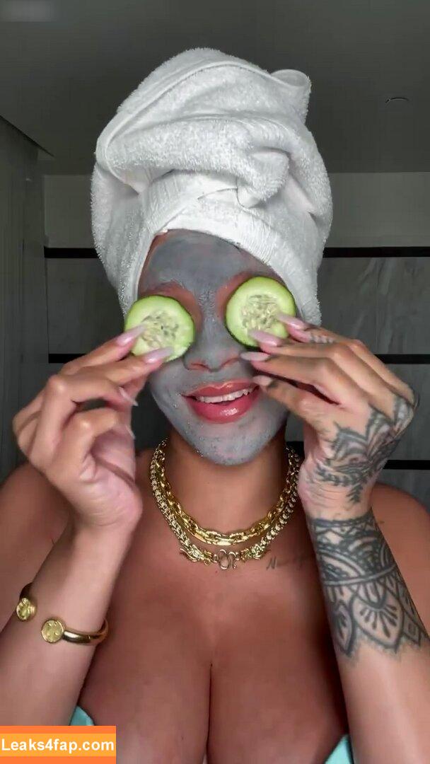 Rihanna / badgalriri leaked photo photo #1854