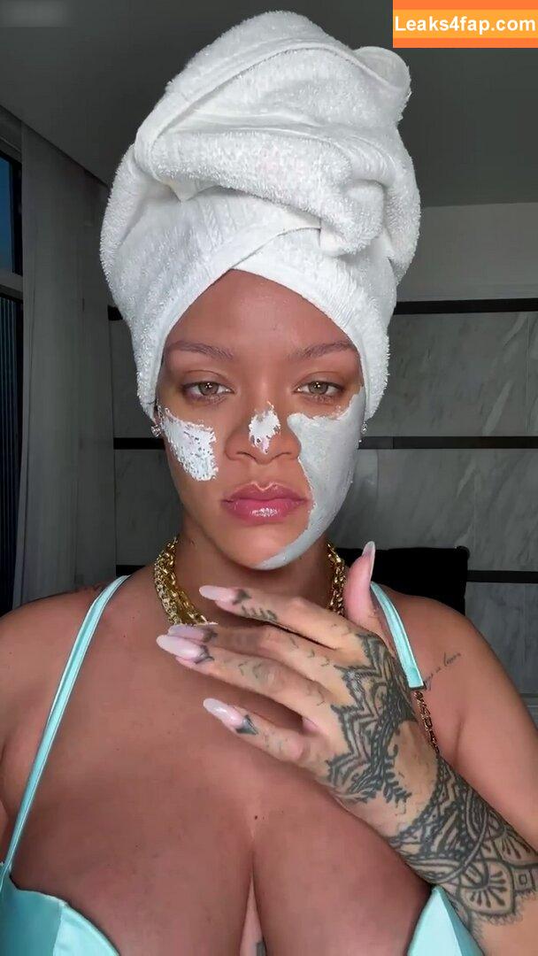 Rihanna / badgalriri leaked photo photo #1857