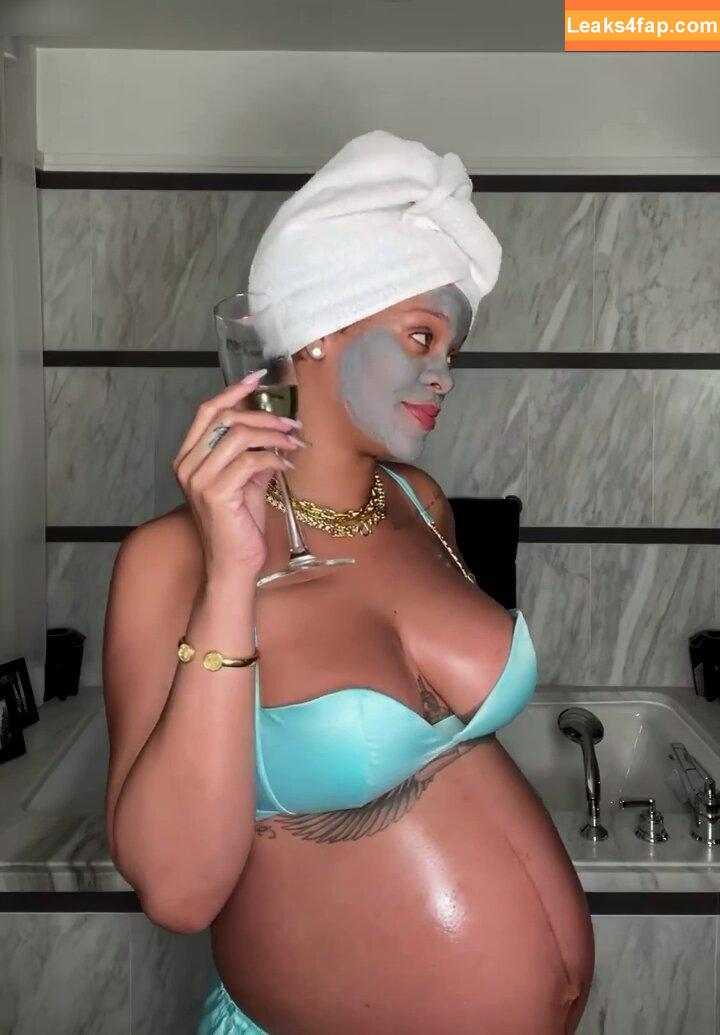 Rihanna / badgalriri leaked photo photo #1860
