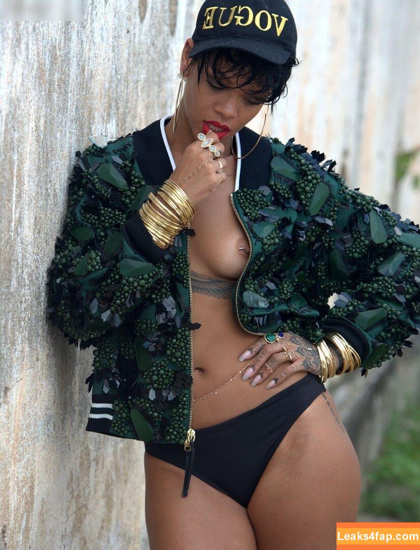 Rihanna / badgalriri leaked photo photo #1865