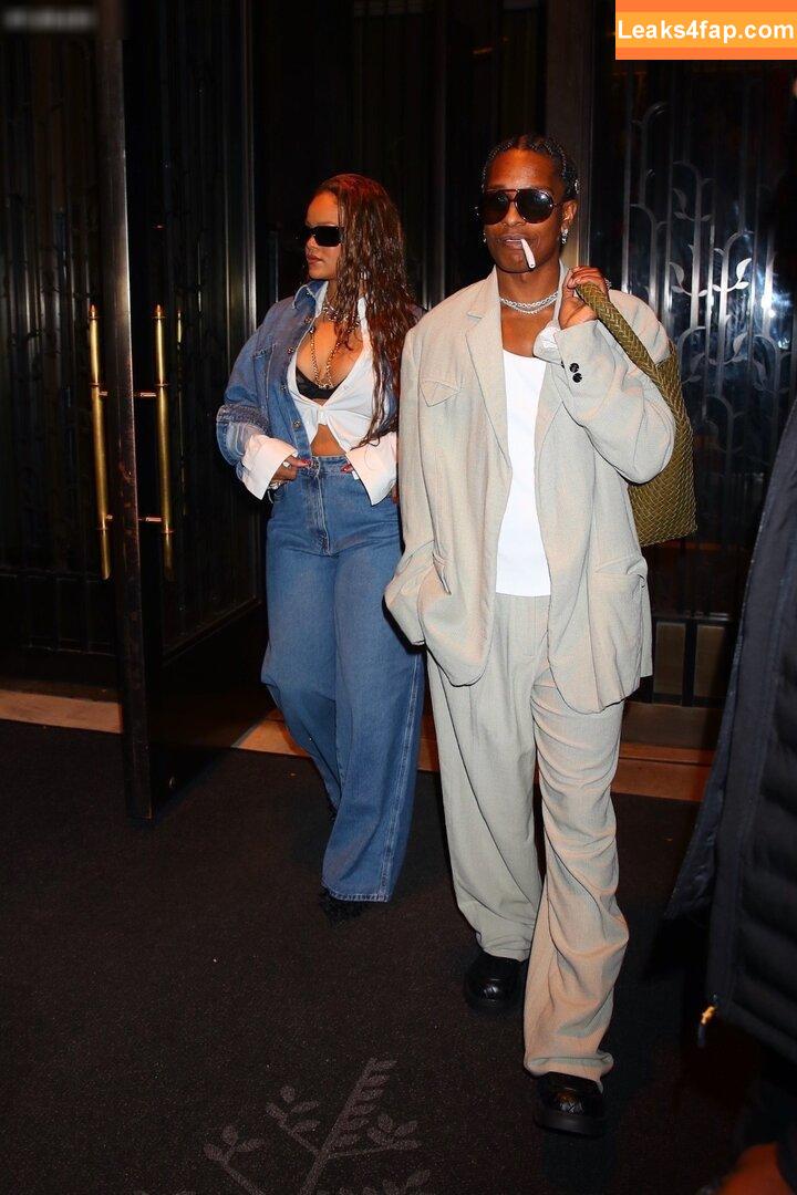 Rihanna / badgalriri leaked photo photo #1881