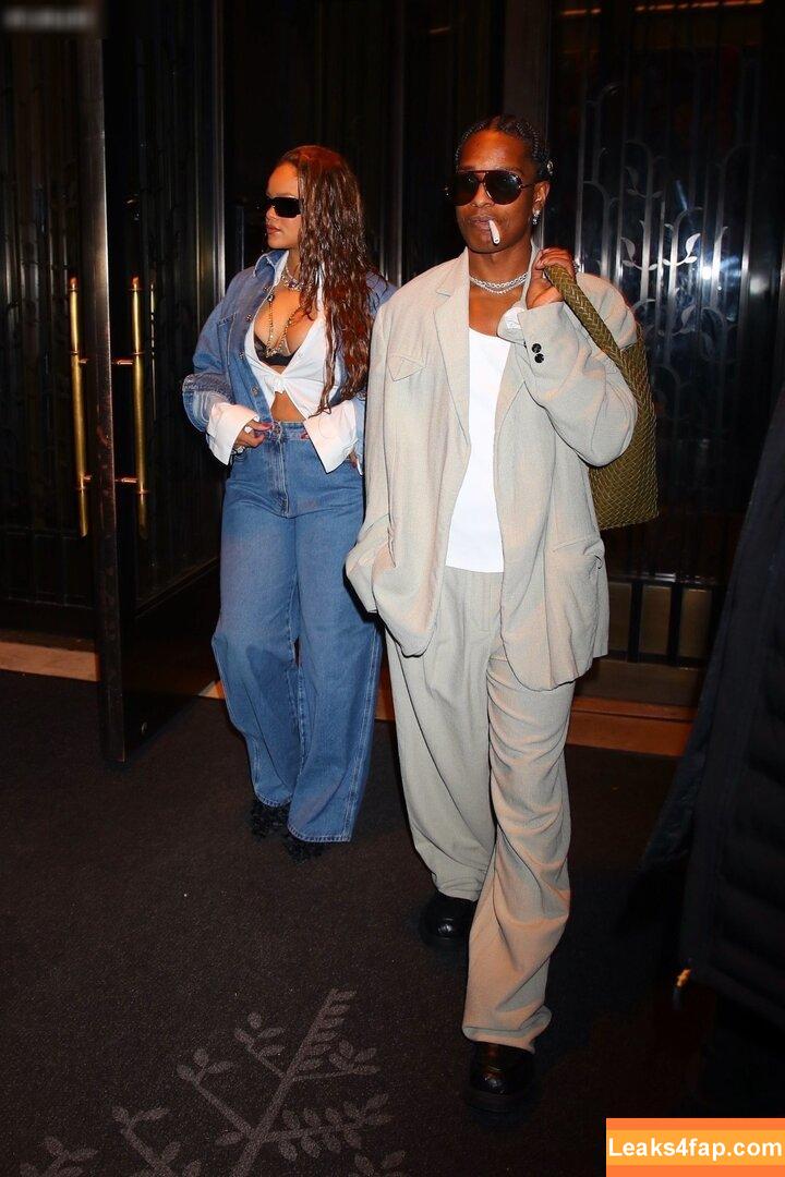 Rihanna / badgalriri leaked photo photo #1882