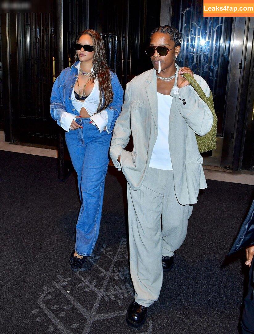 Rihanna / badgalriri leaked photo photo #1883