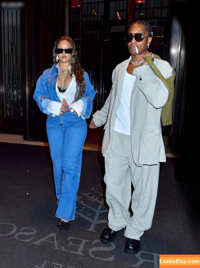 Rihanna / badgalriri leaked photo photo #1886