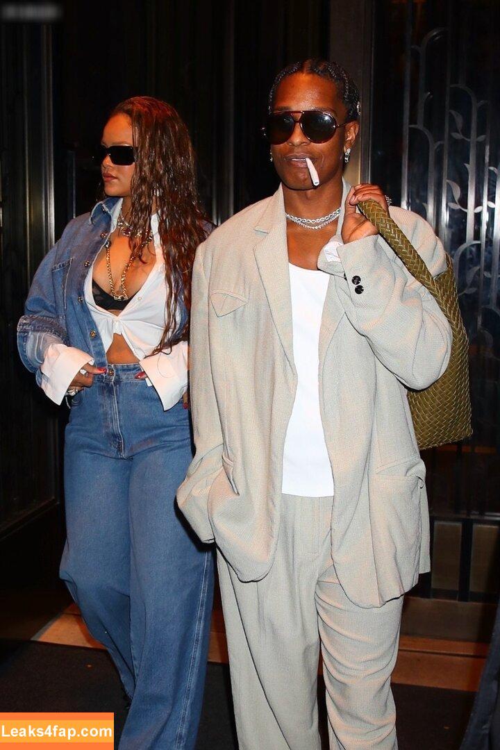 Rihanna / badgalriri leaked photo photo #1889