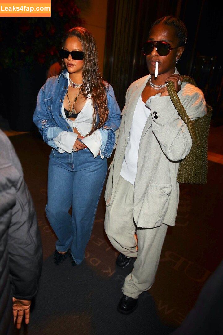 Rihanna / badgalriri leaked photo photo #1890