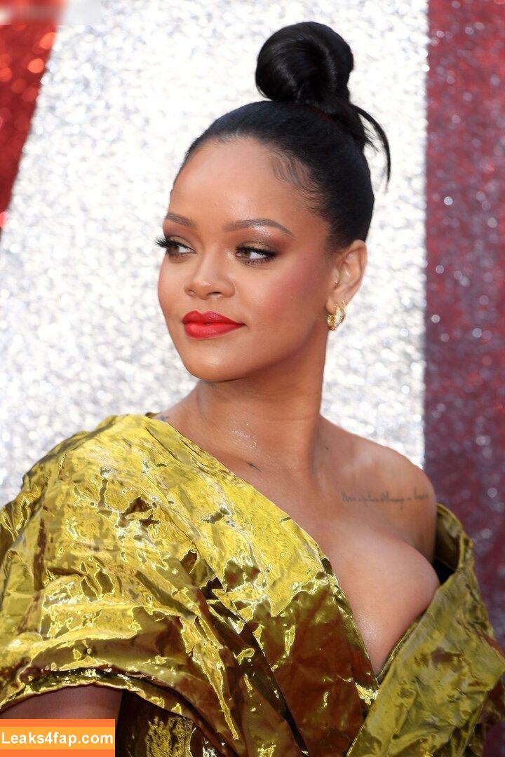Rihanna / badgalriri leaked photo photo #1911