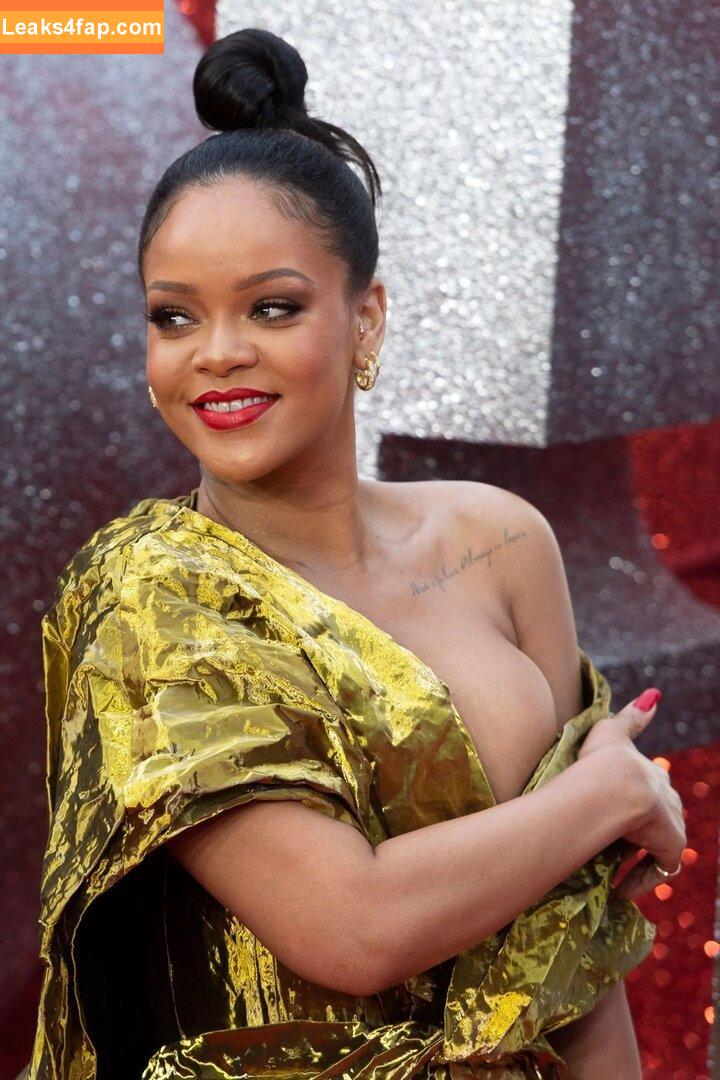 Rihanna / badgalriri leaked photo photo #1916