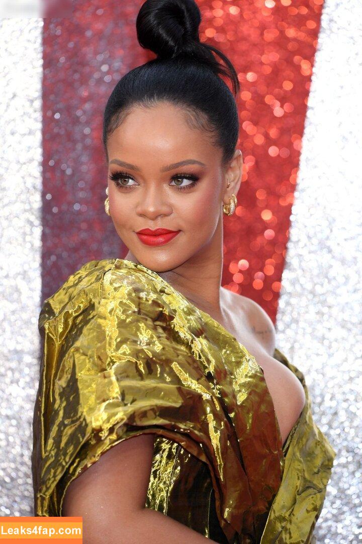 Rihanna / badgalriri leaked photo photo #1918