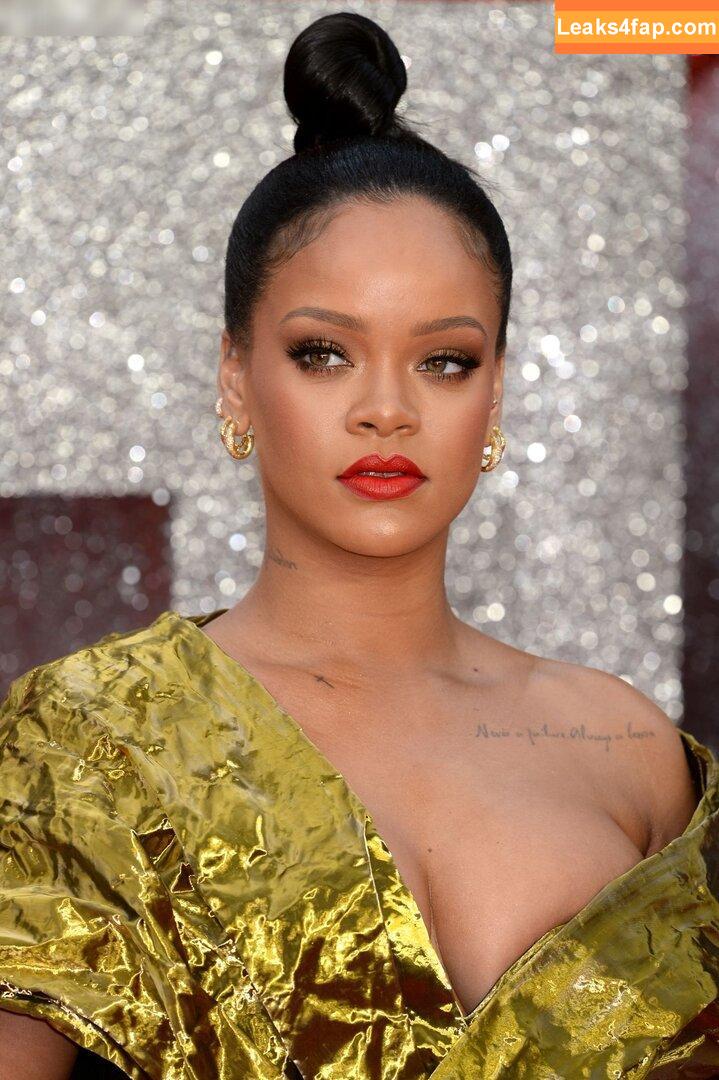 Rihanna / badgalriri leaked photo photo #1919