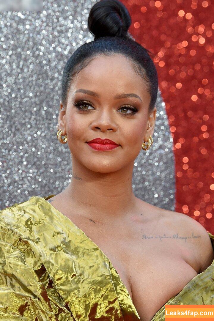 Rihanna / badgalriri leaked photo photo #1921