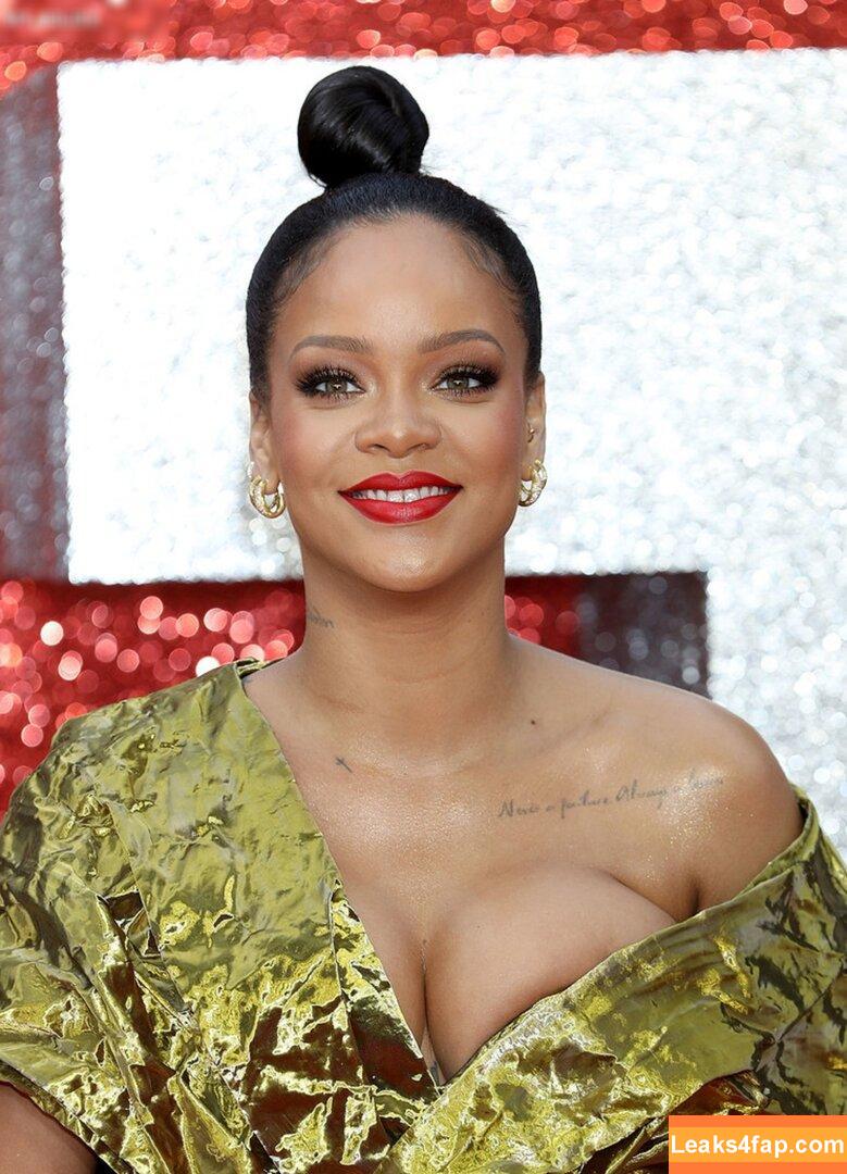 Rihanna / badgalriri leaked photo photo #1922