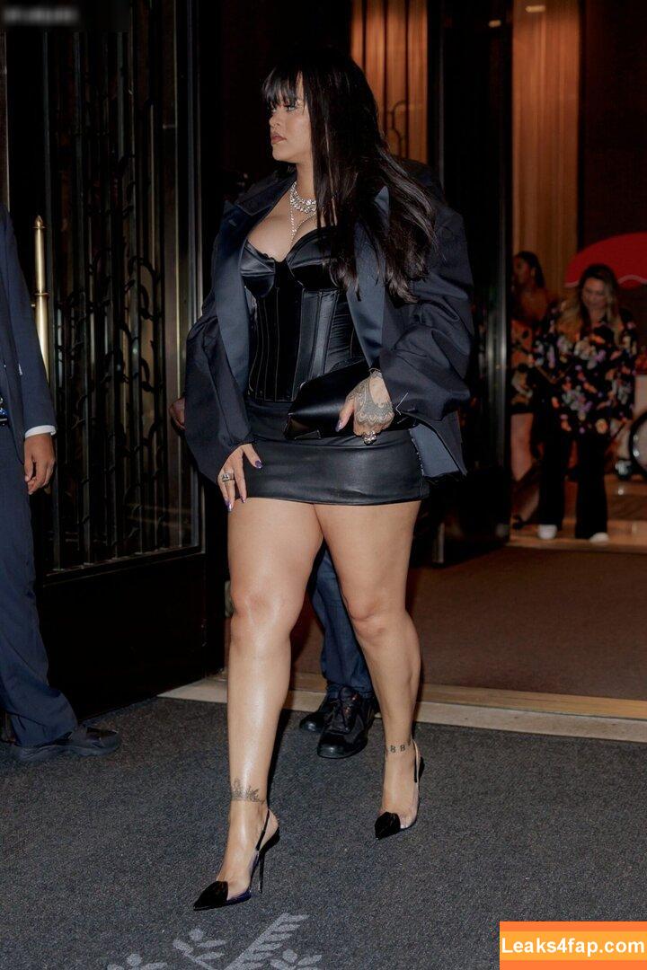 Rihanna / badgalriri leaked photo photo #1926