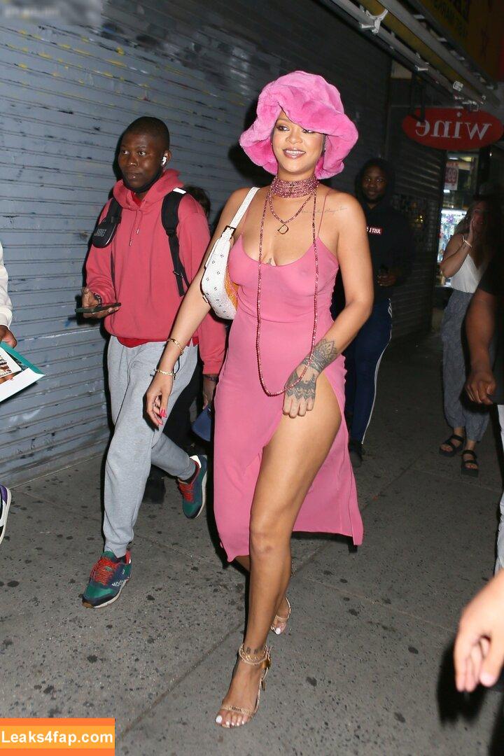 Rihanna / badgalriri leaked photo photo #1928