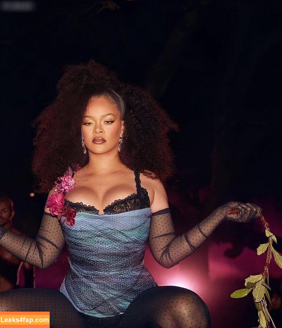 Rihanna / badgalriri leaked photo photo #1952