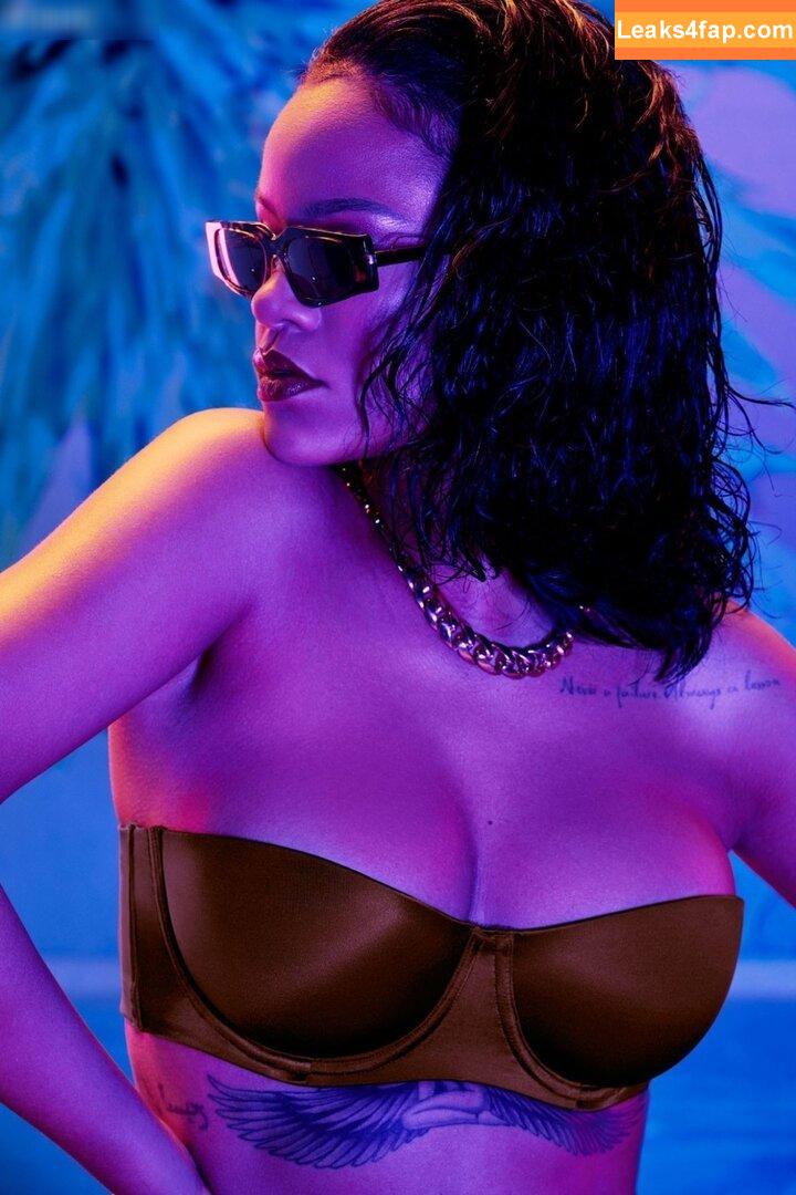 Rihanna / badgalriri leaked photo photo #1976