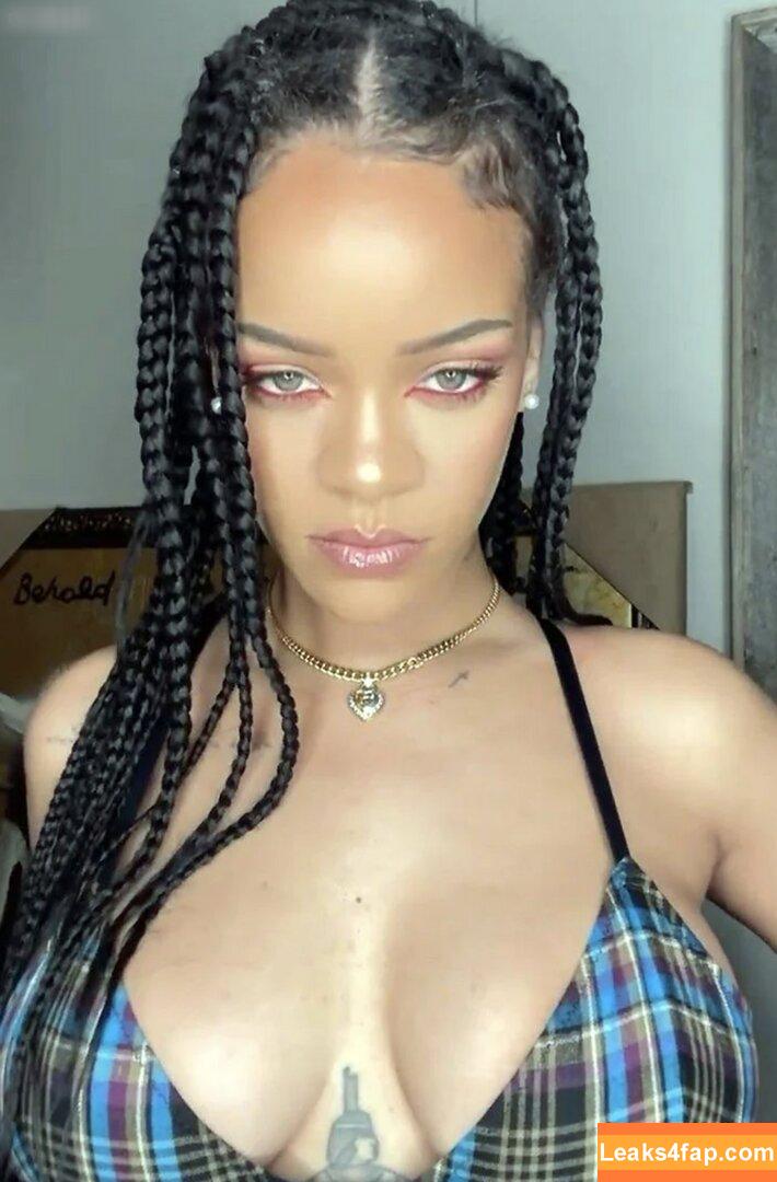 Rihanna / badgalriri leaked photo photo #1998