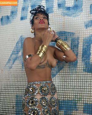 Rihanna photo #1031