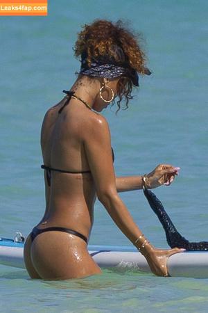 Rihanna photo #1089